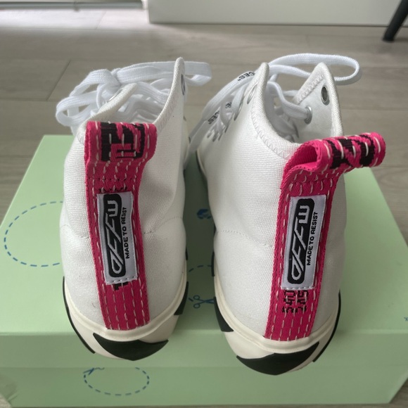 Off-White Mid-Top Vulcanized - Picture 2 of 7